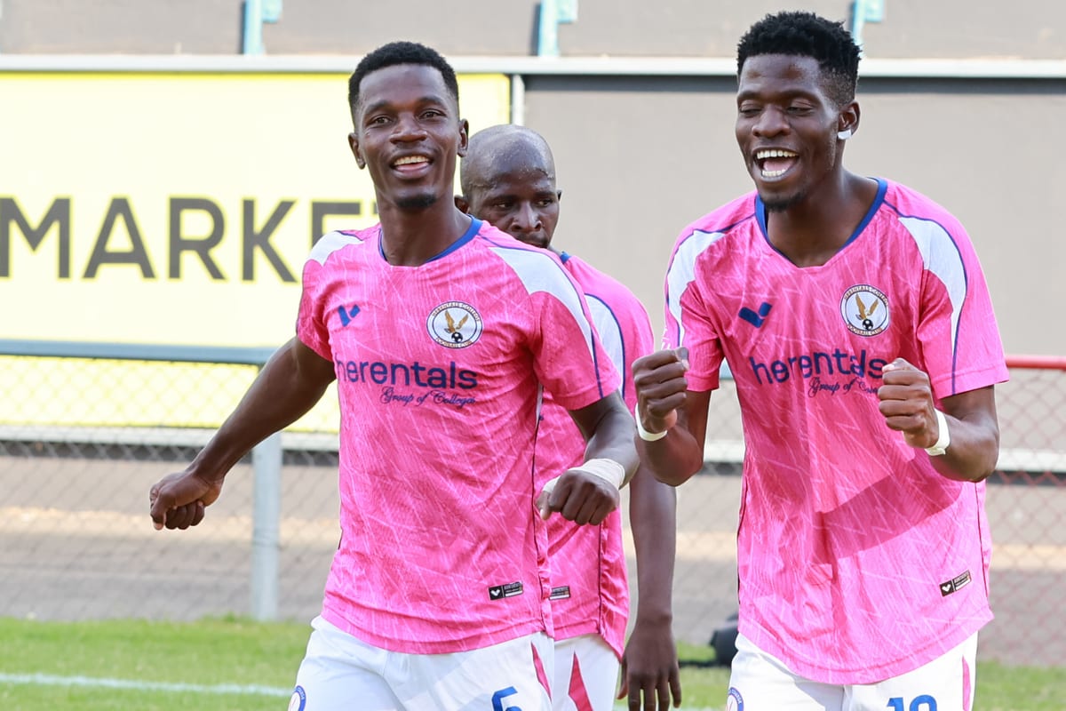 Herentals FC players celebrating together