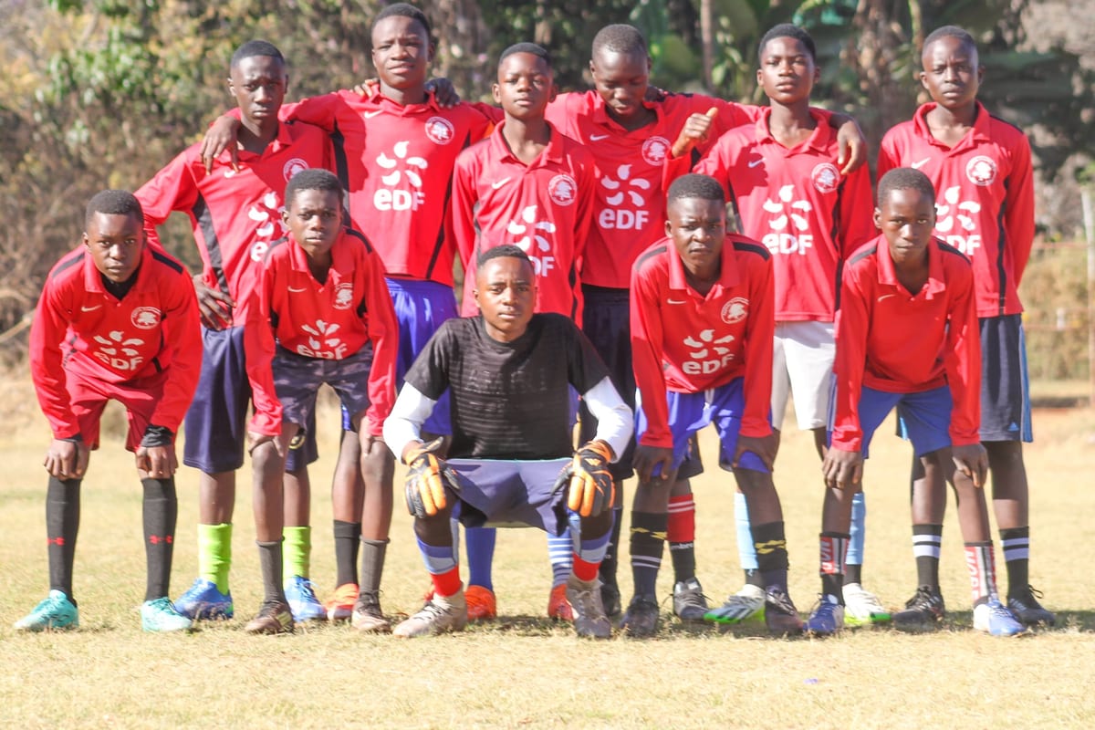 Herentals students in football kit on the pitch